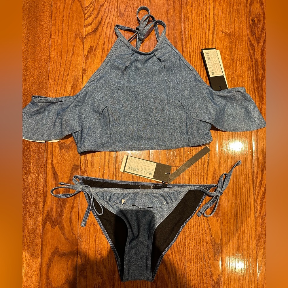 New worn, tags on Lost Ink 2 piece bathing suit